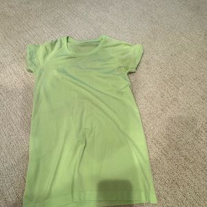 LuLuLemon short sleeve tech shirt. Size 6.